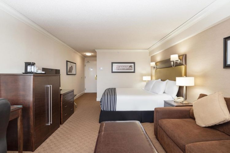 Sandman Signature Vancouver Airport Hotel & Resort Richmond BC YVR Airport - Stay Park Travel