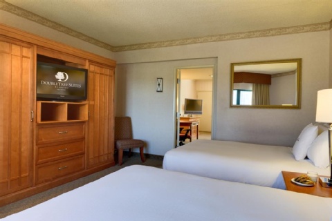 DoubleTree Suites by Hilton Phoenix , AZ 85008 near Sky Harbor International Airport View Point 17