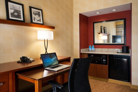 Courtyard by Marriott Phoenix Airport , AZ 85034 near Sky Harbor International Airport View Point 23