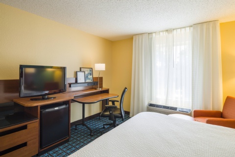 Fairfield Inn & Suites by Marriott Allentown Bethlehem/Lehigh Valley Airport , PA 18018 near Lehigh Valley International Airport View Point 17