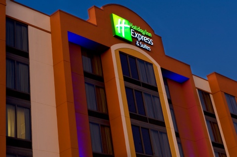 Holiday Inn Express & Suites Dallas Ft. Worth Airport South , TX 75062 near Dallas-fort Worth International Airport View Point 7