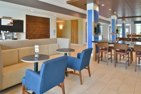 Holiday Inn Express & Suites Omaha Airport, an IHG Hotel , NE 51510 near Eppley Airfield View Point 15