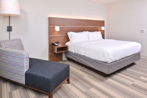 Holiday Inn Express & Suites Omaha Airport, an IHG Hotel , NE 51510 near Eppley Airfield View Point 39