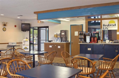 BridgePointe Inn & Suites by BPhotels, Council Bluffs, Omaha Area , IA 51501 near Eppley Airfield View Point 4