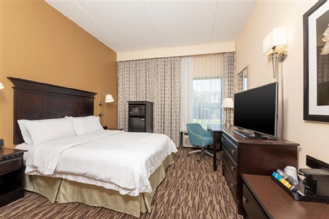 Hampton Inn & Suites Cleveland-Airport/Middleburg Heights , OH 44130 near Cleveland Hopkins International Airport View Point 23