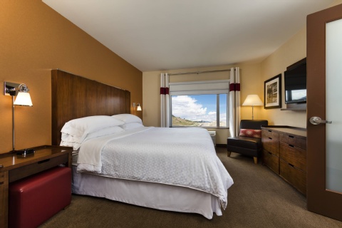 Four Points by Sheraton Kelowna Airport , BC V1B 3C3 near Kelowna International Airport View Point 18