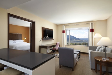 Four Points by Sheraton Kelowna Airport , BC V1B 3C3 near Kelowna International Airport View Point 21