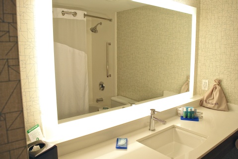 Holiday Inn Express Vancouver Airport , BC V6X 1S3 near Vancouver International Airport View Point 8