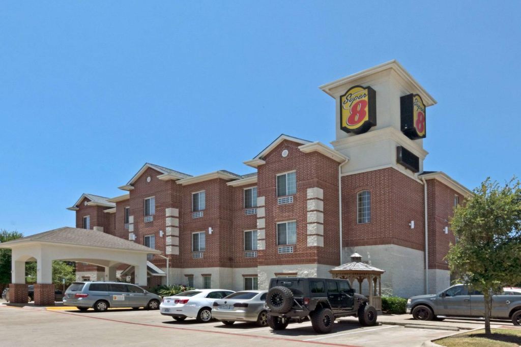 Super 8 By Wyndham Austin/Airport South