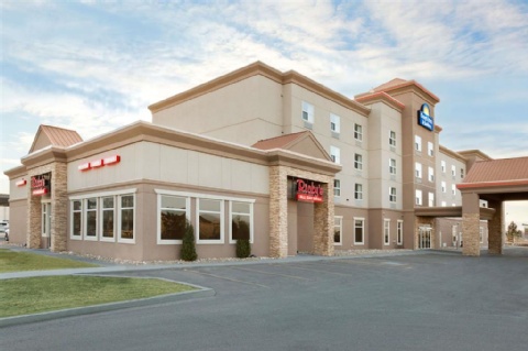 Days Inn & Suites By Wyndham Edmonton Airport