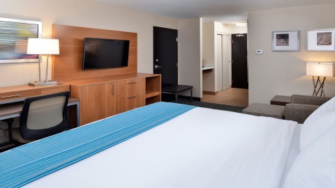 Holiday Inn Hotel & Suites Edmonton Airport Conference Centre, an IHG Hotel , AB T9E 8E2 near Edmonton International Airport View Point 37