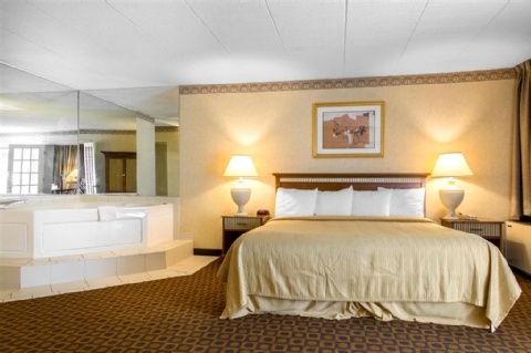 QUALITY INN WINDSOR LOCKS , CT 06096 near Bradley International Airport View Point 24