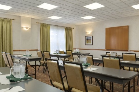 Country Inn & Suites by Radisson, Calgary-Airport, AB , AB T2E8V8 near Calgary International Airport View Point 4