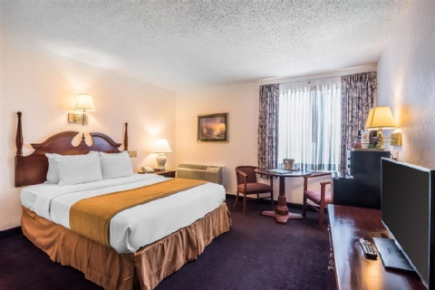 Quality Inn & Suites Albany Airport , NY 12110-2505 near Albany International Airport View Point 10