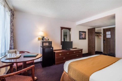 Quality Inn & Suites Albany Airport , NY 12110-2505 near Albany International Airport View Point 11