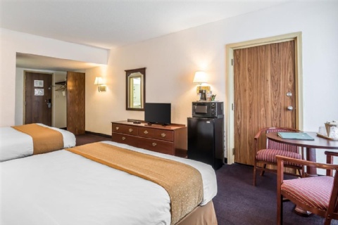 Quality Inn & Suites Albany Airport , NY 12110-2505 near Albany International Airport View Point 14