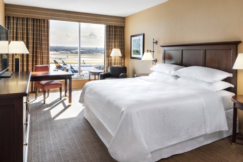 Sheraton Gateway Hotel in Toronto International Airport , ON L5P 1C4 near Toronto Pearson Airport View Point 25