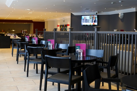 Crowne Plaza Manchester Airport, an IHG Hotel ,  M90 3NS near Manchester Airport View Point 19