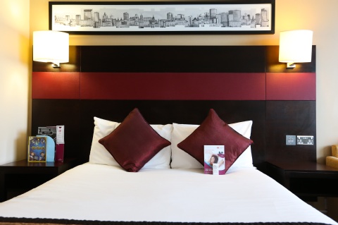 Crowne Plaza Manchester Airport, an IHG Hotel ,  M90 3NS near Manchester Airport View Point 40