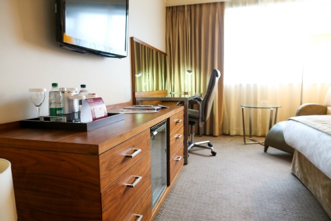 Crowne Plaza Manchester Airport, an IHG Hotel ,  M90 3NS near Manchester Airport View Point 44