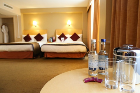 Crowne Plaza Manchester Airport, an IHG Hotel ,  M90 3NS near Manchester Airport View Point 45