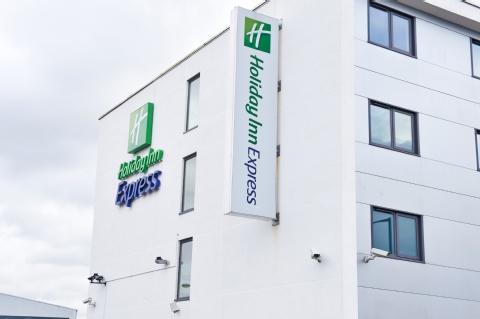 Holiday Inn Express Manchester Airport, an IHG Hotel ,  M90 5DL near Manchester Airport View Point 6