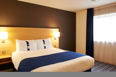 Holiday Inn Express Manchester Airport, an IHG Hotel ,  M90 5DL near Manchester Airport View Point 26