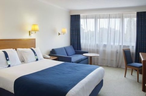 Holiday Inn London - Gatwick Airport ,  RH6 0BA  near Gatwick Airport View Point 3