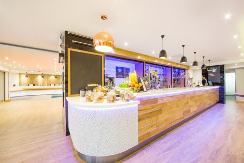 Holiday Inn London - Gatwick Airport ,  RH6 0BA  near Gatwick Airport View Point 9