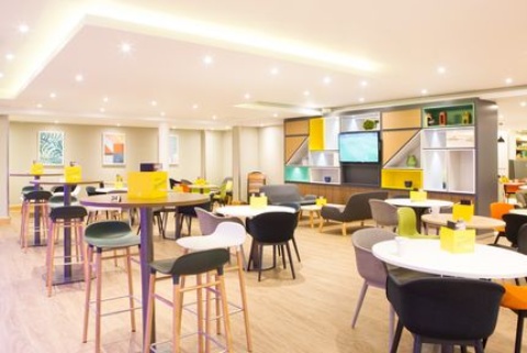 Holiday Inn London - Gatwick Airport ,  RH6 0BA  near Gatwick Airport View Point 21