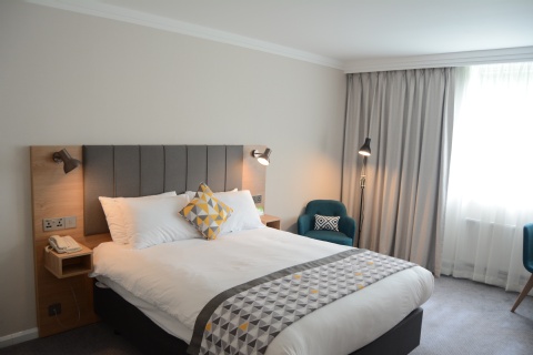 Holiday Inn London - Gatwick Airport ,  RH6 0BA  near Gatwick Airport View Point 27