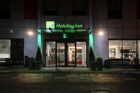 Holiday Inn London-Luton Airport ,  LU2 9LF near Luton Airport View Point 8