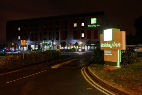 Holiday Inn London-Luton Airport ,  LU2 9LF near Luton Airport View Point 10