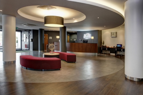 Holiday Inn London-Luton Airport ,  LU2 9LF near Luton Airport View Point 16