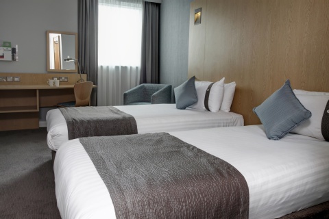 Holiday Inn London-Luton Airport ,  LU2 9LF near Luton Airport View Point 29