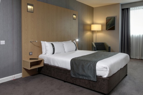 Holiday Inn London-Luton Airport ,  LU2 9LF near Luton Airport View Point 30