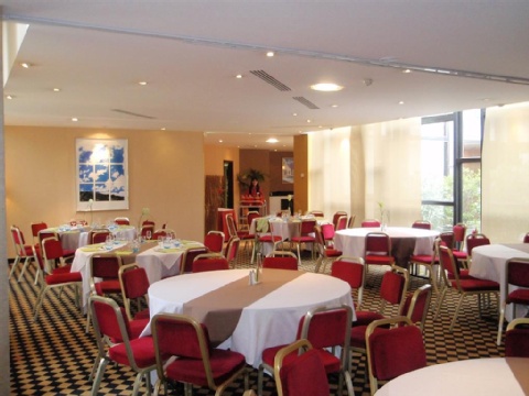 Hôtel Mercure Paris Orly Rungis ,  94656 near Paris Orly View Point 9