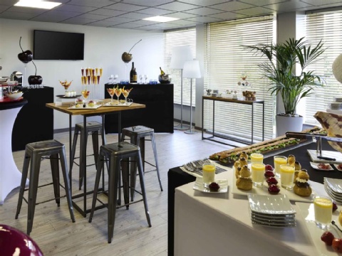 Hôtel Mercure Paris Orly Rungis ,  94656 near Paris Orly View Point 13