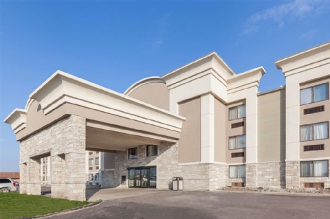 Wingate By Wyndham Detroit Metro Airport