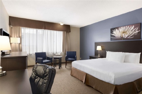 Days Inn by Wyndham Montreal Airport Conference Centre , QC PQ H4S 1C8 near Montreal-Pierre Elliott Trudeau Int. Airport View Point 14