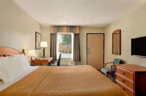 Travelodge Inn & Suites by Wyndham Jacksonville Airport , FL 32218 near Jacksonville International Airport View Point 11