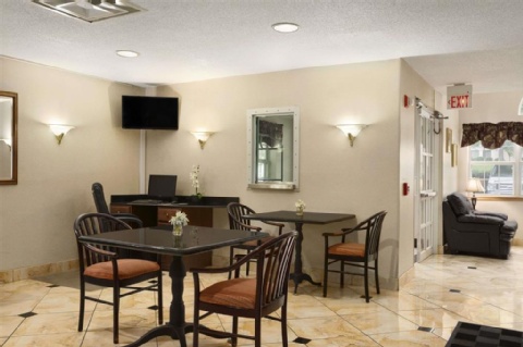 Microtel Inn & Suites by Wyndham Charlotte Airport , NC 28208 near Charlotte/douglas International Airport View Point 4