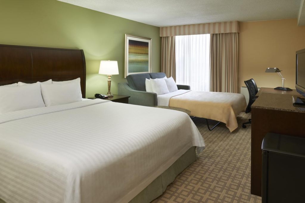 Hotel Carlingview Toronto Airport , ON M9W 5E8 near Toronto Pearson Airport View Point 5