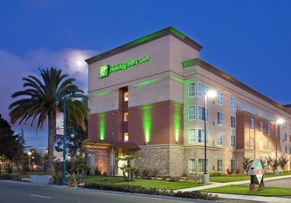 Holiday Inn & Suites Oakland - Airport , CA 94621 near Oakland International Airport View Point 5