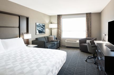 Holiday Inn Boston Logan Airport - Chelsea, an IHG Hotel , MA 02150 near Boston Logan International Airport View Point 29