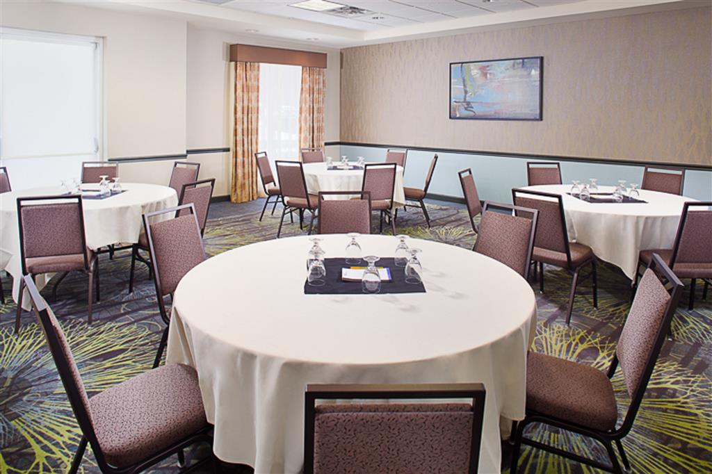 Hilton Garden Inn Albany Airport , NY 12211 near Albany International Airport View Point 9