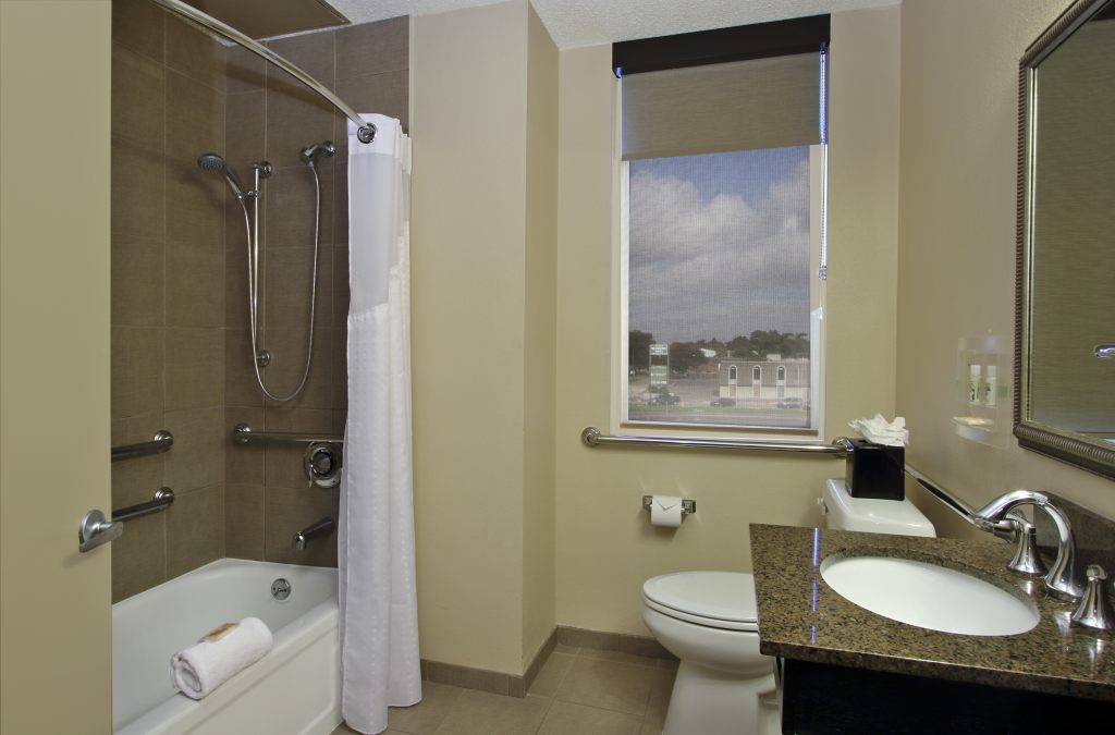 Holiday Inn Metairie New Orleans Airport , LA 70001 near Louis Armstrong New Orleans International Airport  View Point 2