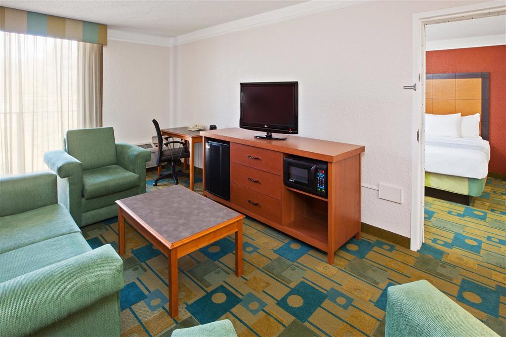 La Quinta Inn & Suites by Wyndham Nashville Airport/Opryland , TN 37214 near Nashville International Airport View Point 50