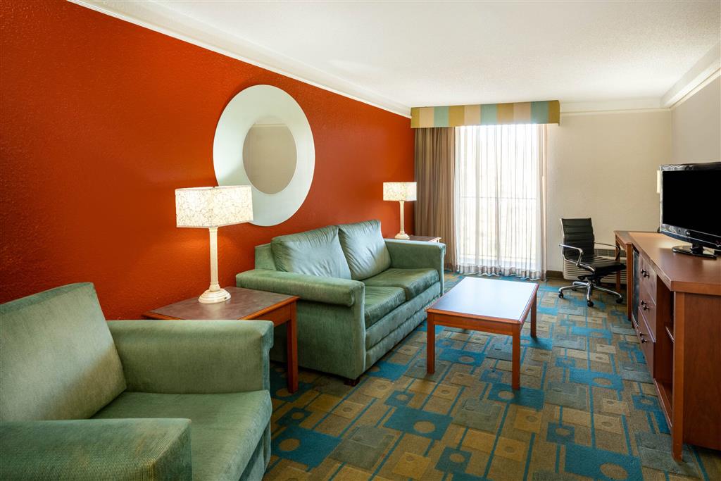 La Quinta Inn & Suites by Wyndham Nashville Airport/Opryland , TN 37214 near Nashville International Airport View Point 59