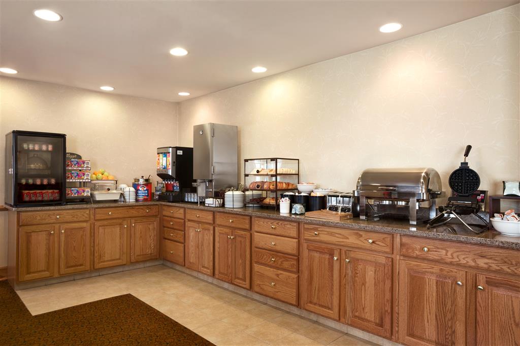 Country Inn & Suites by Radisson, Toledo, OH , OH 43537 near Toledo Express Airport View Point 7